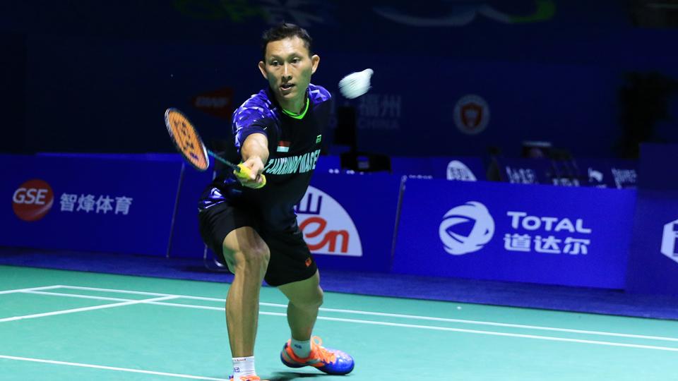 Sony%20Dwi%20Kuncoro%20sedang%20melakukan%20latihan.